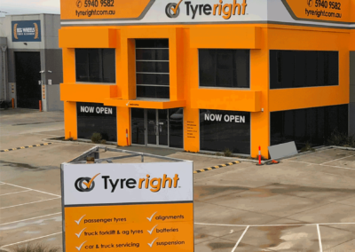 Tyreright buidling