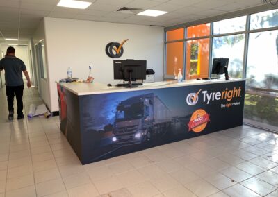 Tyre right counter signage